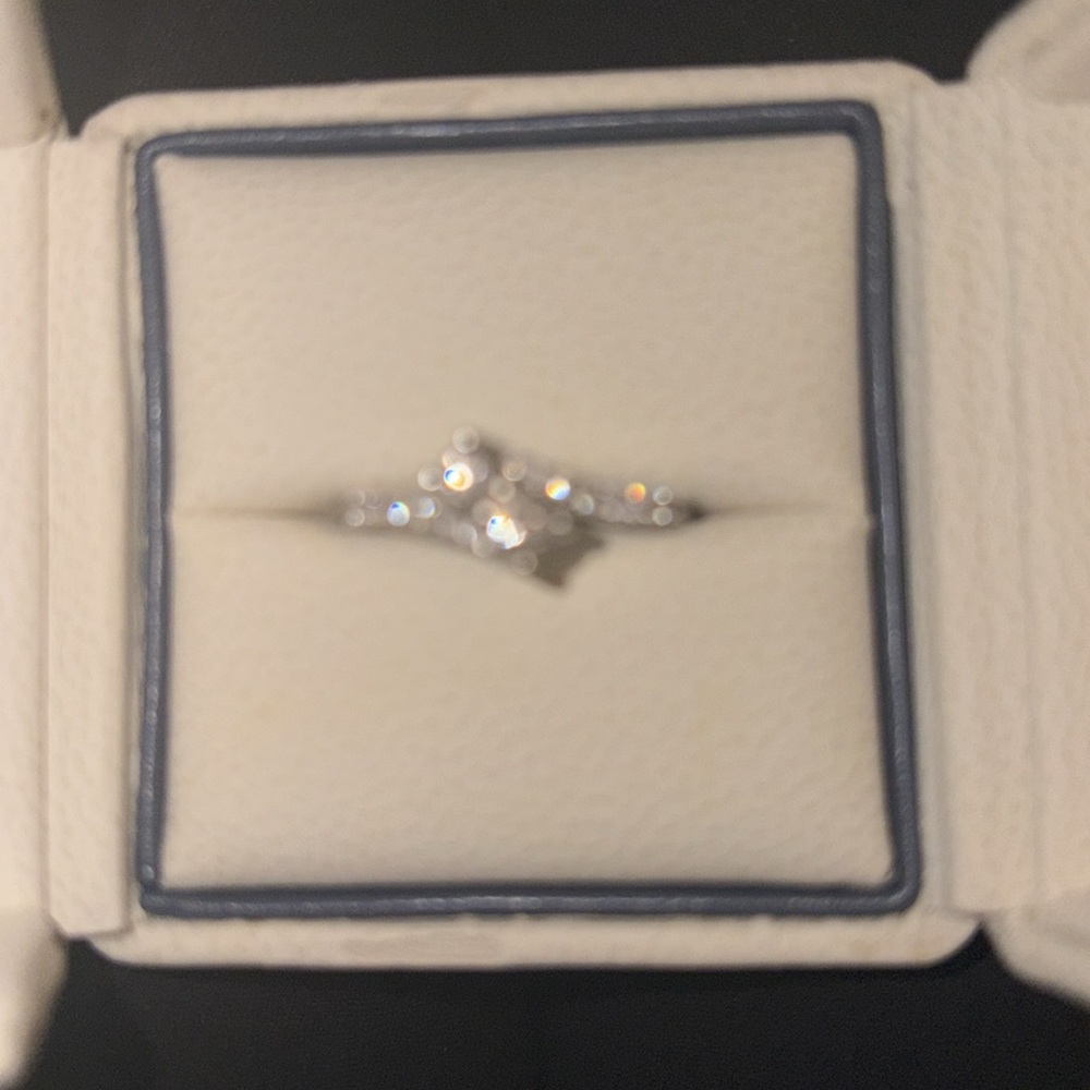 Ever Us ring size 5.5. Beautiful ring. - Picture 2 of 13